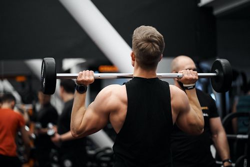 Steroïdes cours : Comprendre, choisir et les risques associés